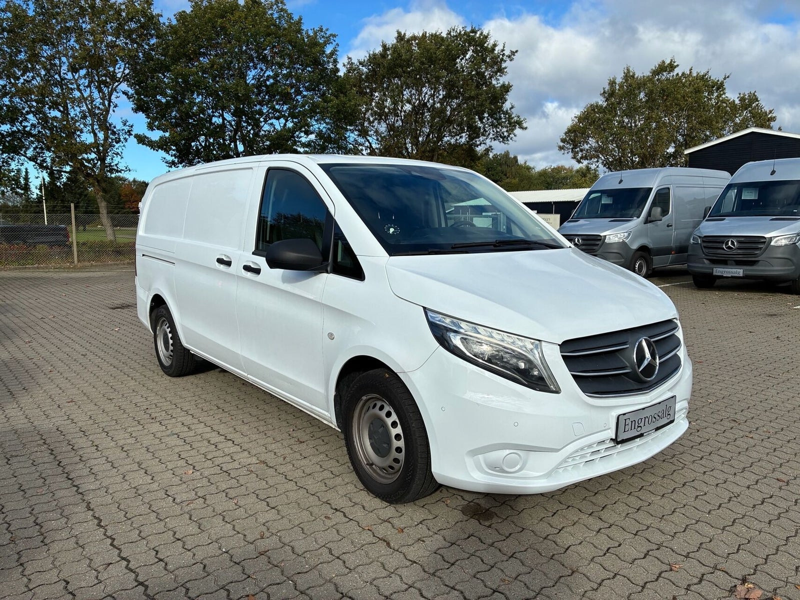 Hvid Mercedes Vito 114 fra 2021