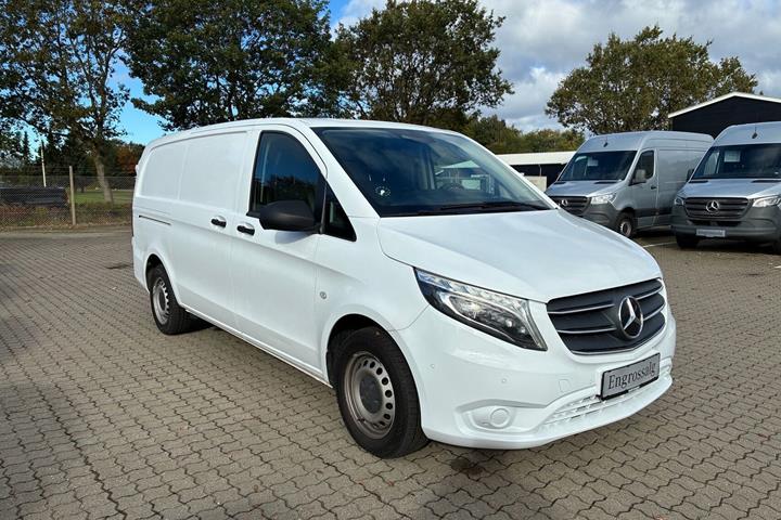 Hvid Mercedes Vito 114 fra 2021