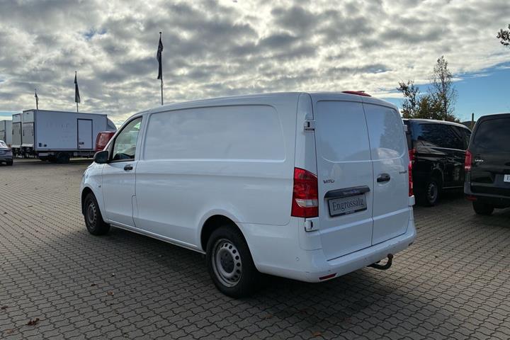 Hvid Mercedes Vito 114 fra 2021