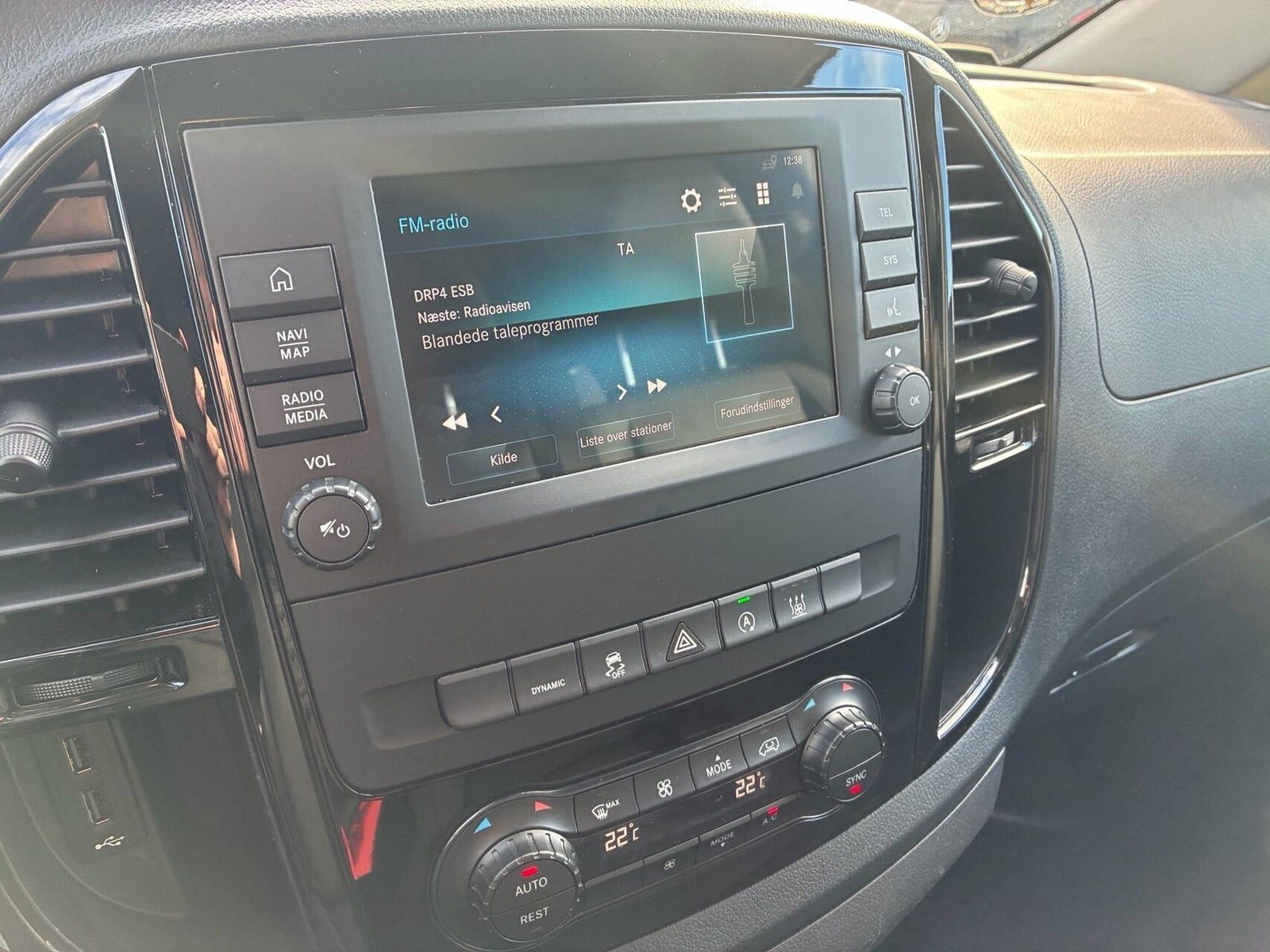 Hvid Mercedes Vito 114 fra 2021