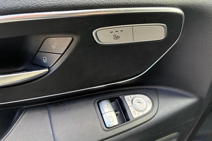 Hvid Mercedes Vito 114 fra 2021