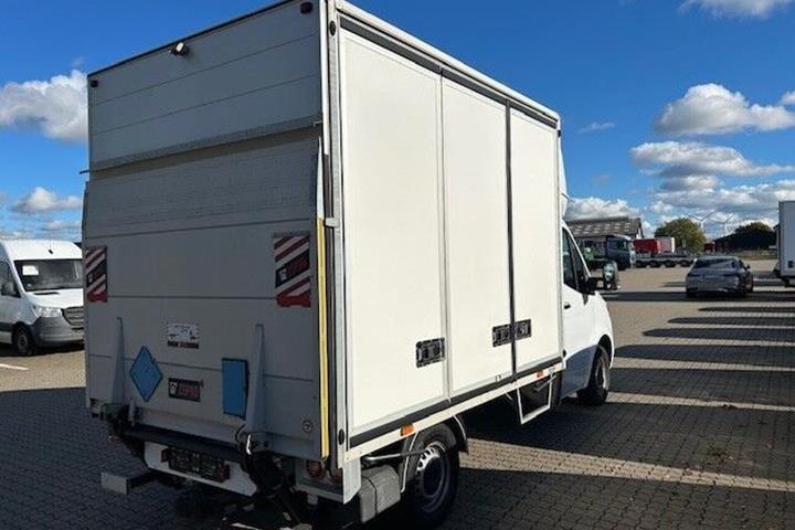 Hvid Mercedes Sprinter 319 fra 2021