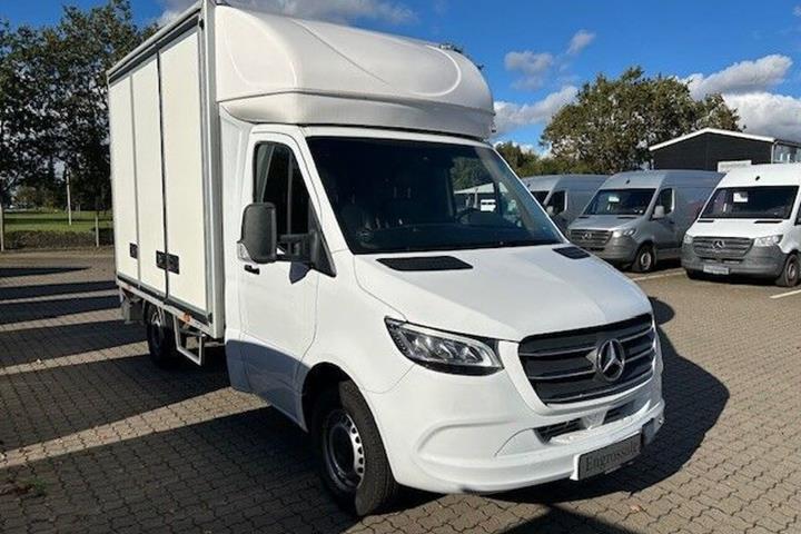 Hvid Mercedes Sprinter 319 fra 2021