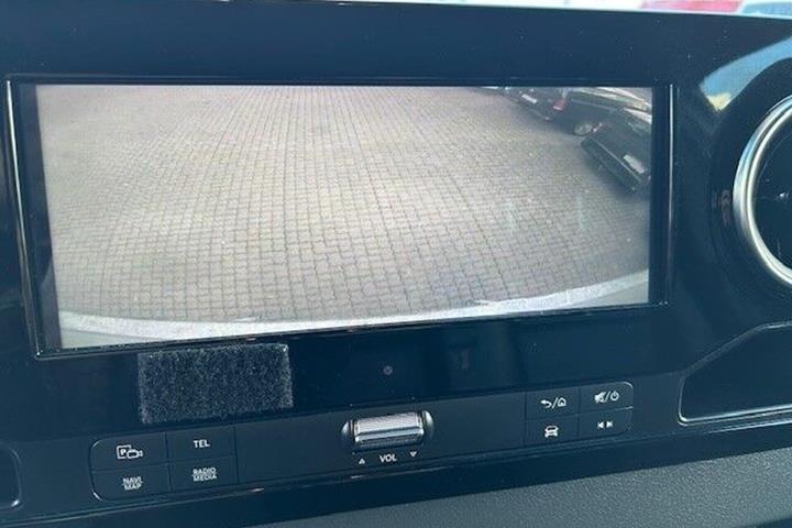 Hvid Mercedes Sprinter 319 fra 2021