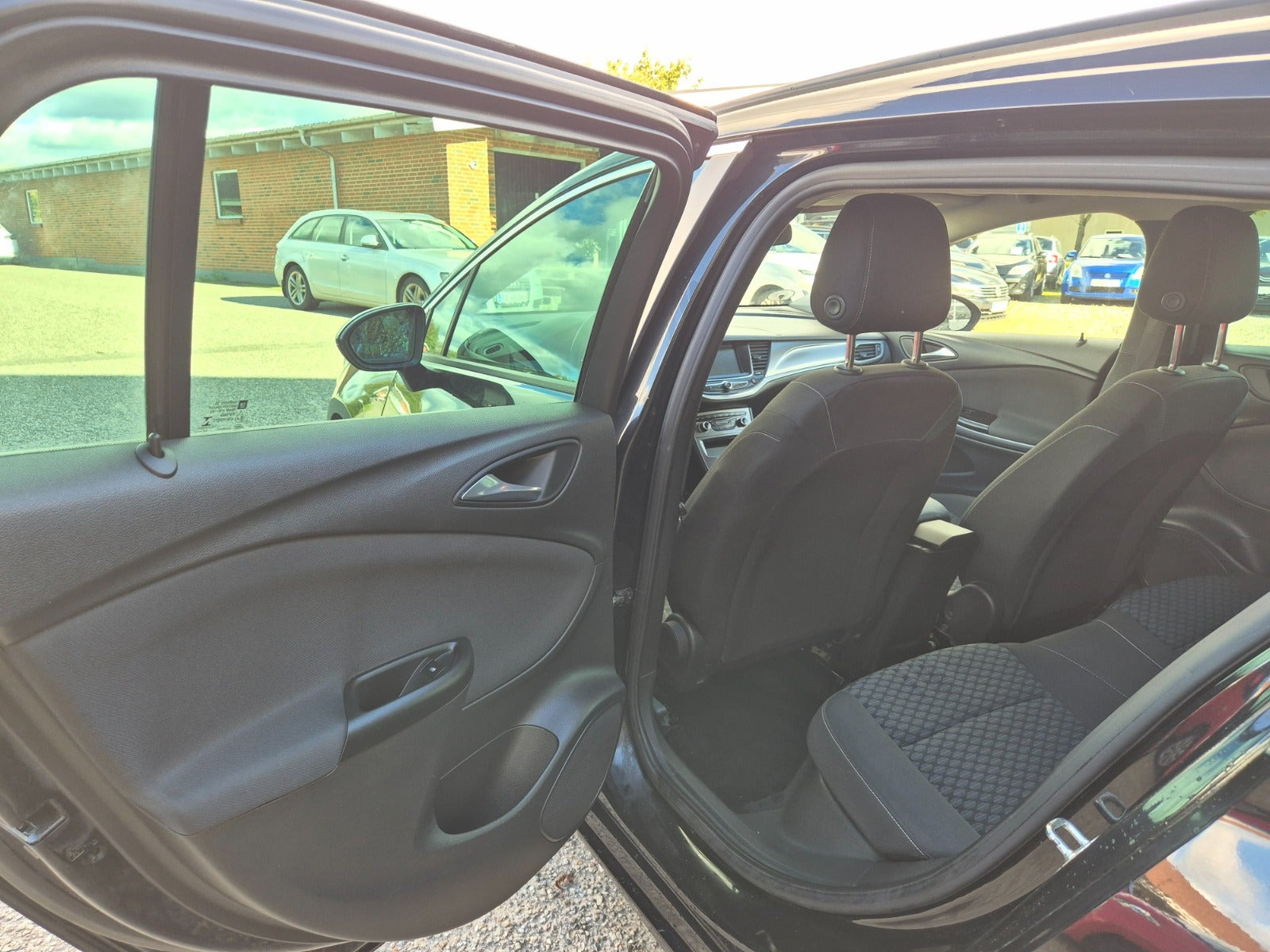 Grøn Opel Astra fra 2019