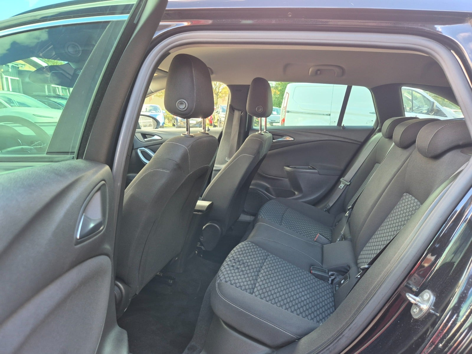 Grøn Opel Astra fra 2019