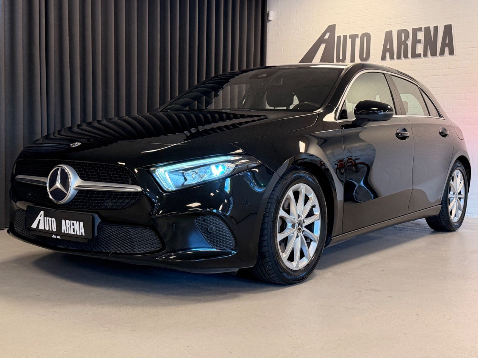 Blå Mercedes A200 fra 2019