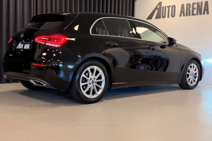Blå Mercedes A200 fra 2019