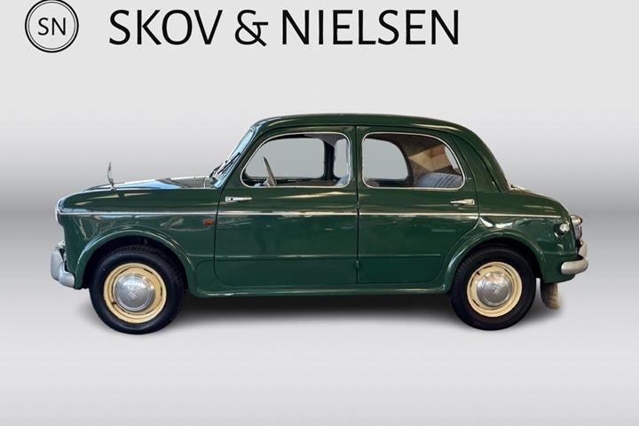 Grøn Fiat 1100 fra 1956 set udefra