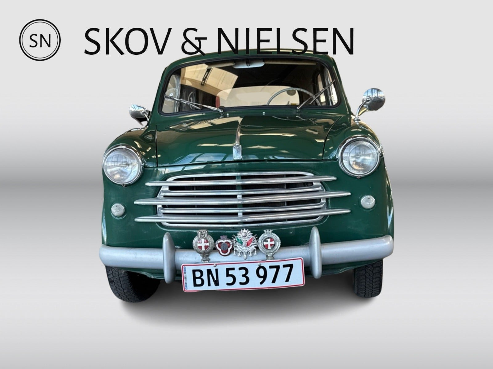 Grøn Fiat 1100 fra 1956 set udefra