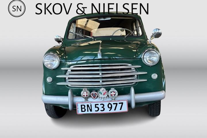 Grøn Fiat 1100 fra 1956 set udefra