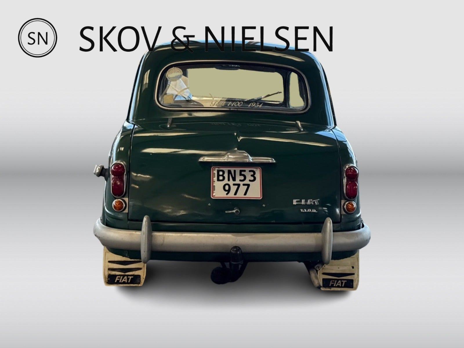 Grøn Fiat 1100 fra 1956 set udefra