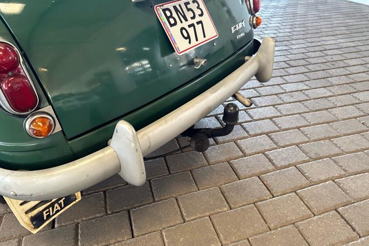 Grøn Fiat 1100 fra 1956 set udefra