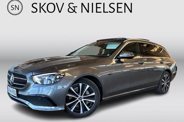Grå Mercedes E300 de fra 2021