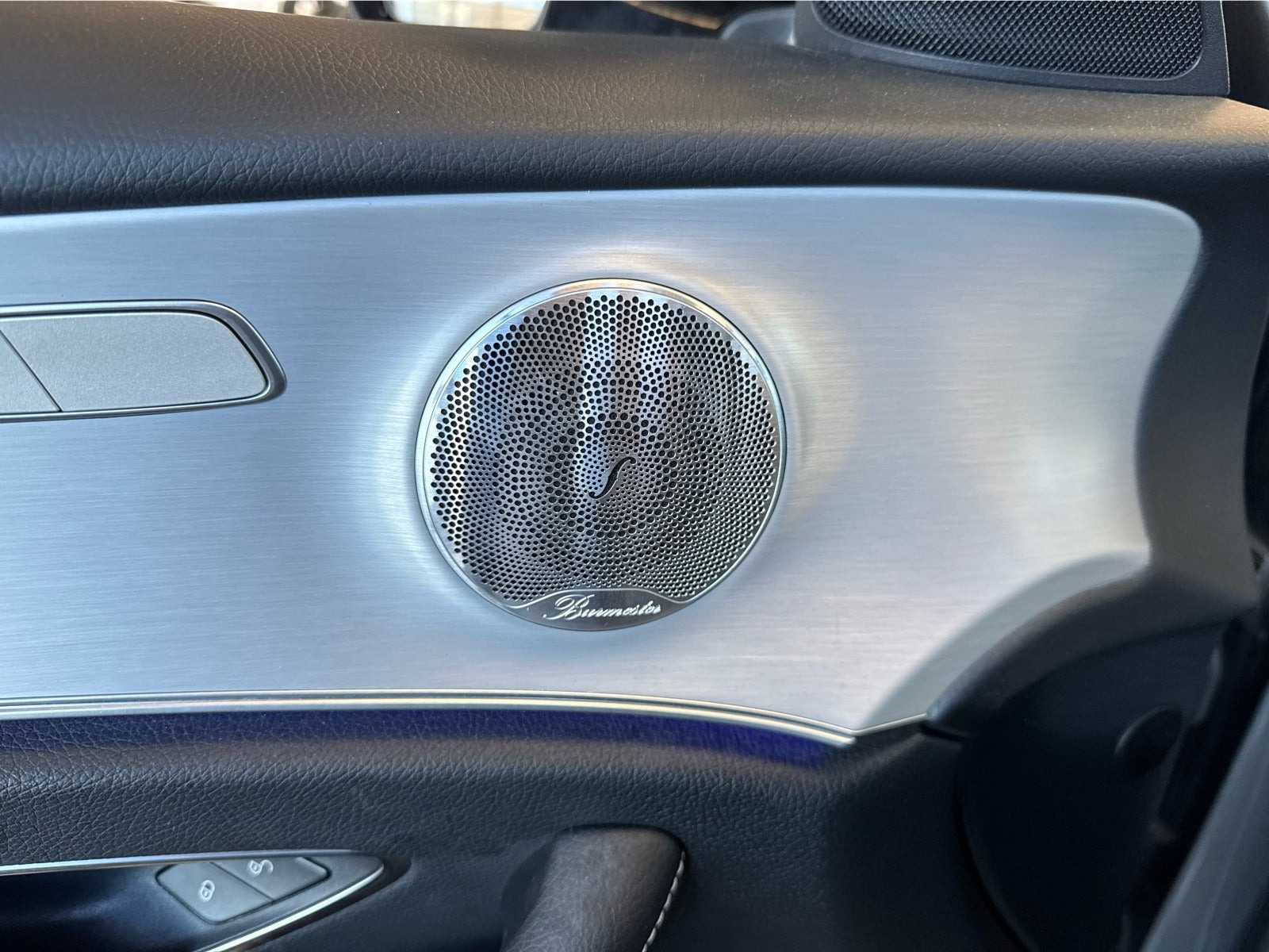 Grå Mercedes E300 de fra 2021