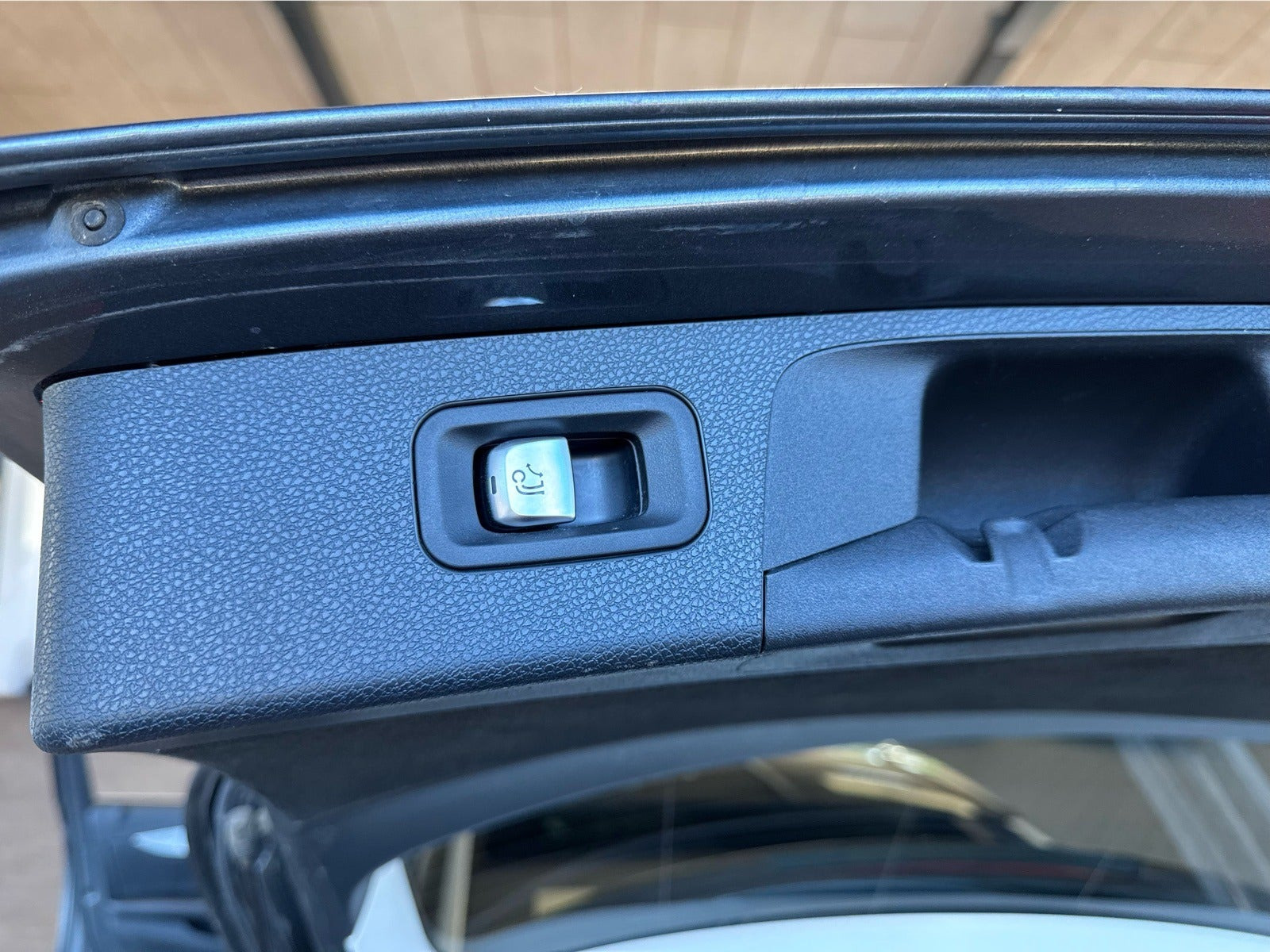 Grå Mercedes E300 de fra 2021