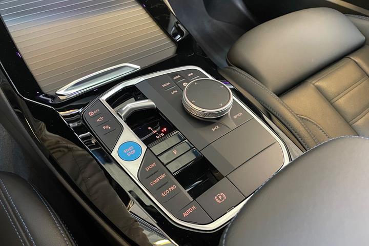 undefined BMW iX3 fra 2023