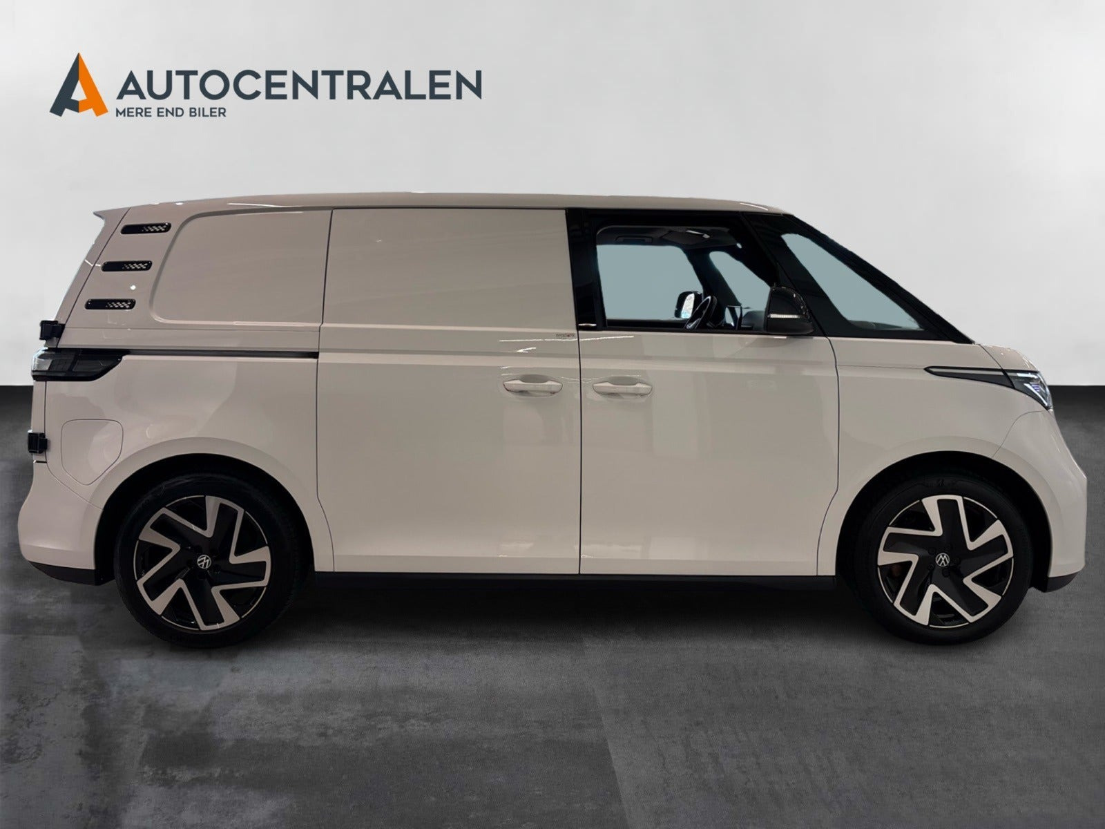 Hvid VW ID.Buzz fra 2025