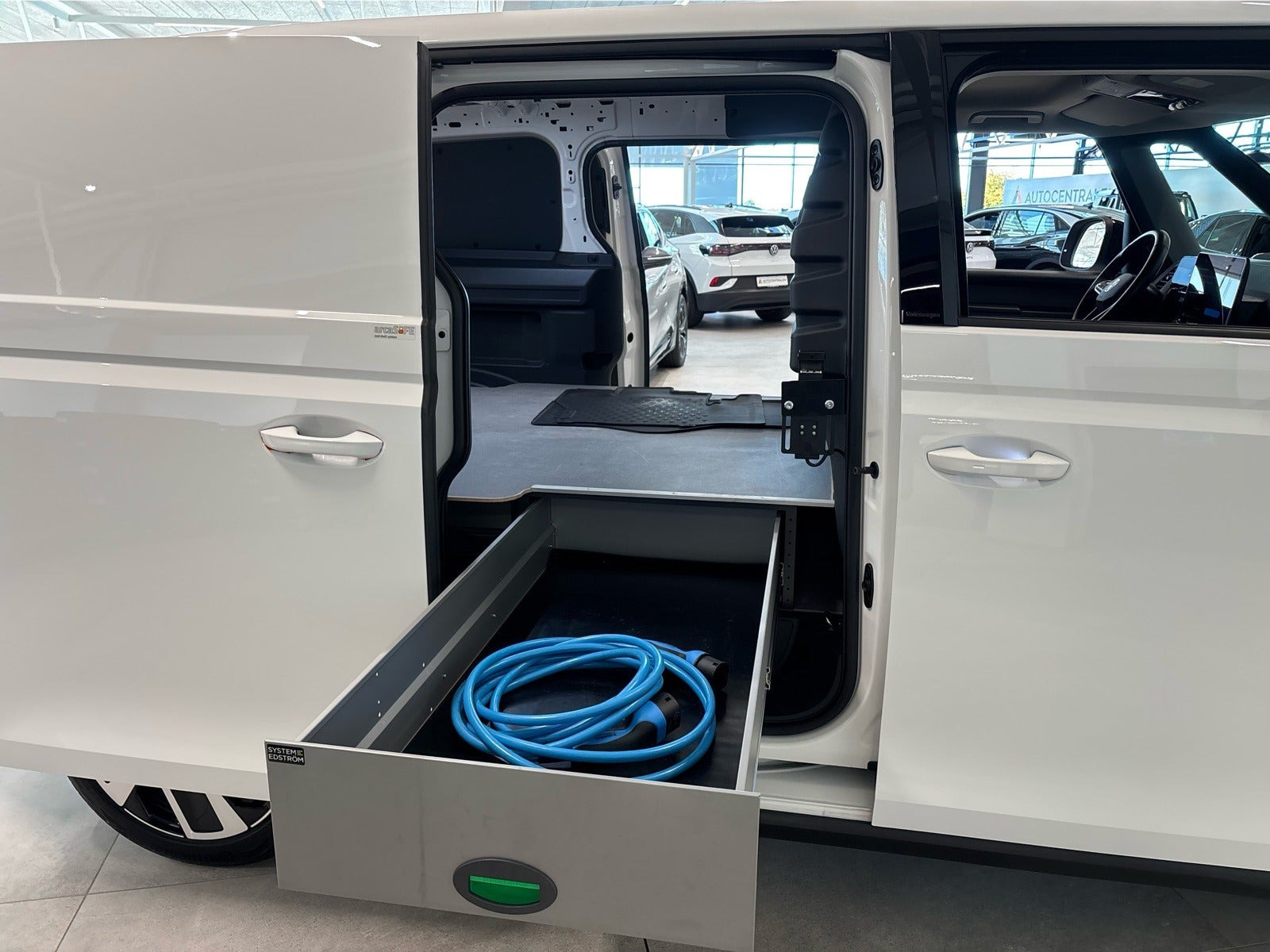 Hvid VW ID.Buzz fra 2025