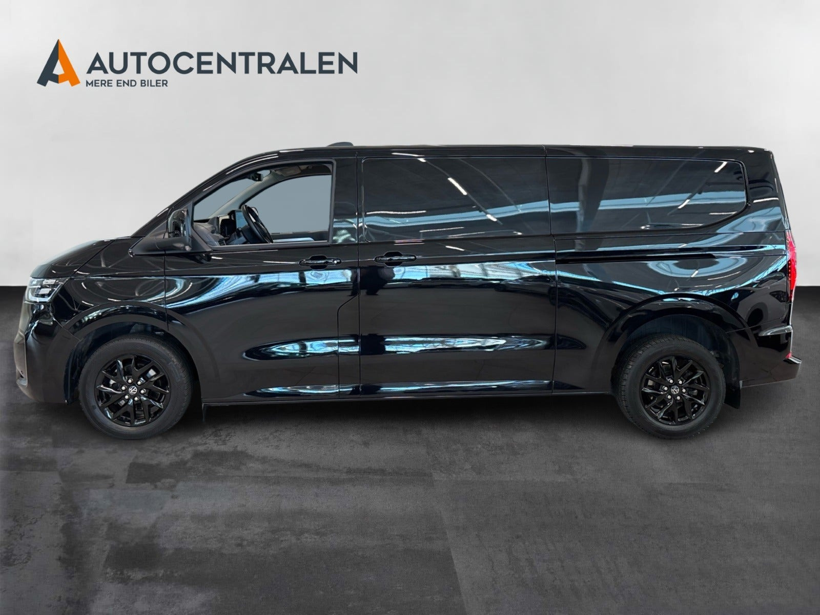 Sort VW Transporter fra 2025