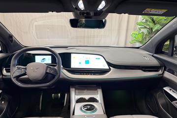 Hongqi EHS7 111 Exclusive