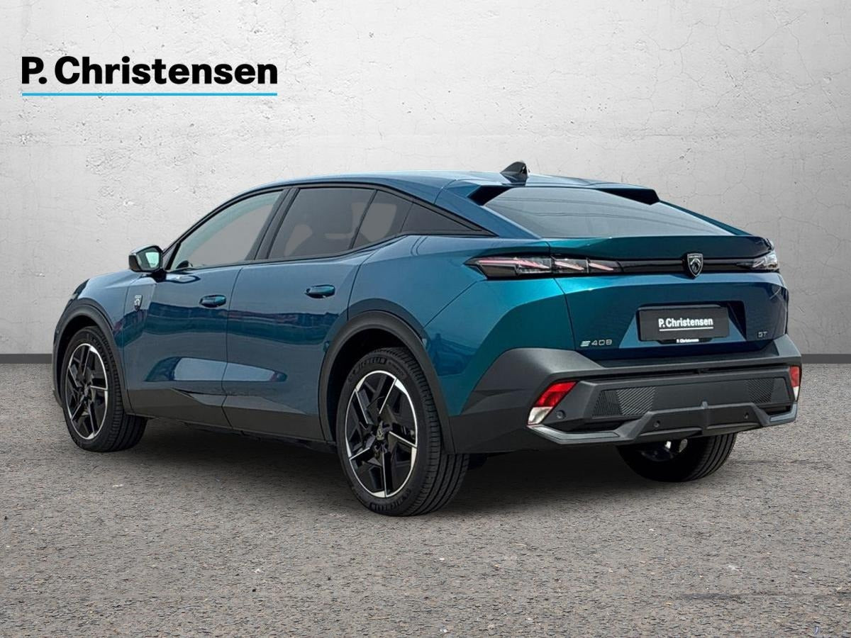 Blå Peugeot e-408 fra 2025