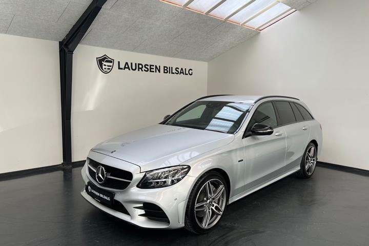 Sølv Mercedes C300 de fra 2021