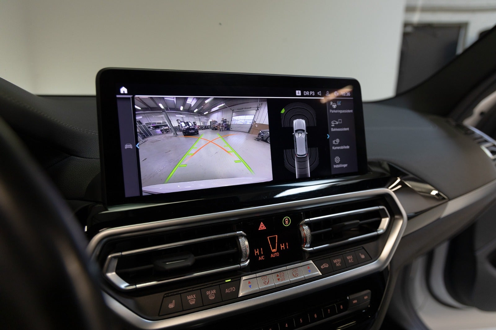 Hvid BMW iX3 fra 2023