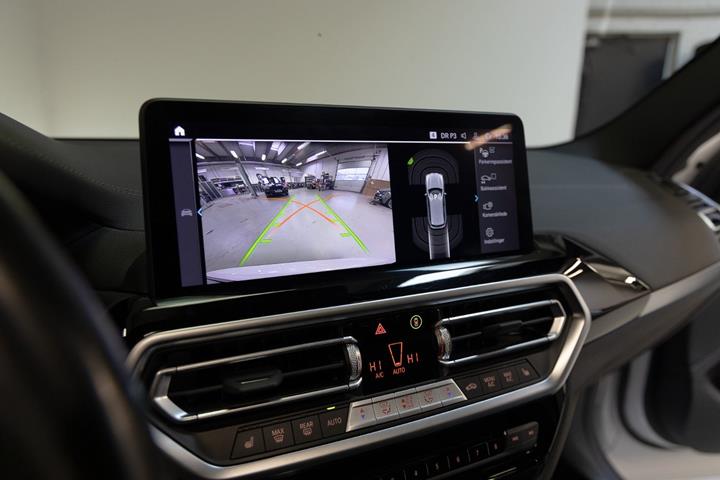 Hvid BMW iX3 fra 2023
