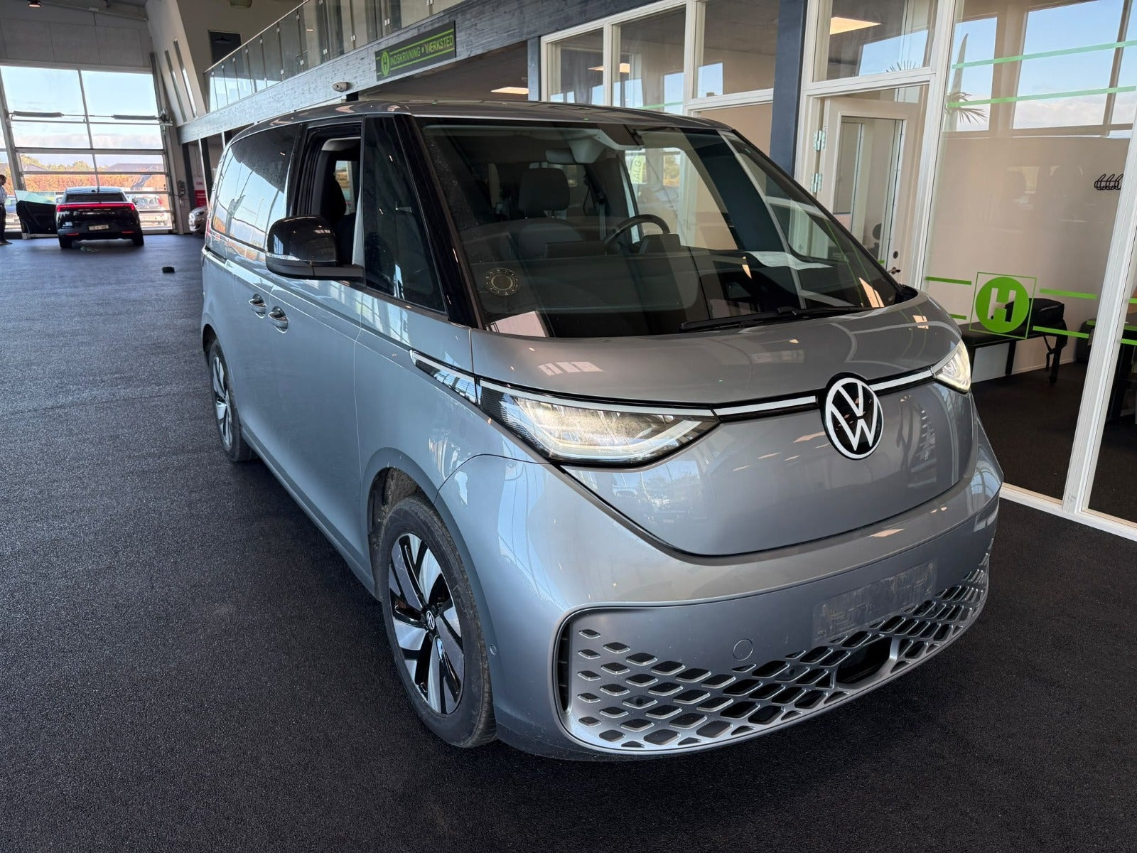 VW ID.Buzz 77 Life 75 Years Edition SWB