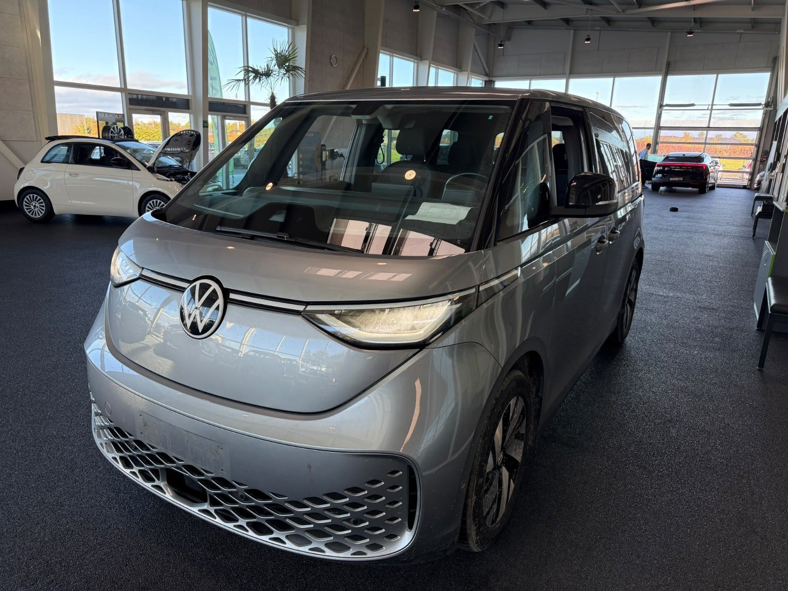 Sølv VW ID.Buzz fra 2023