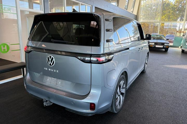Sølv VW ID.Buzz fra 2023