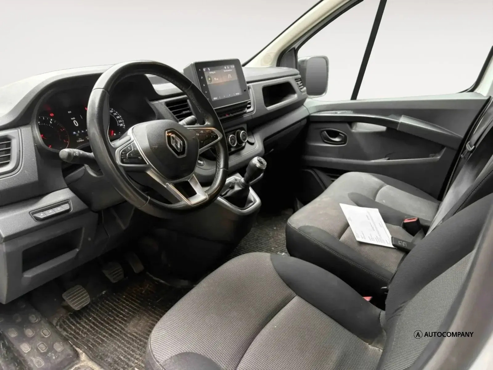 Hvid Renault Trafic fra 2022