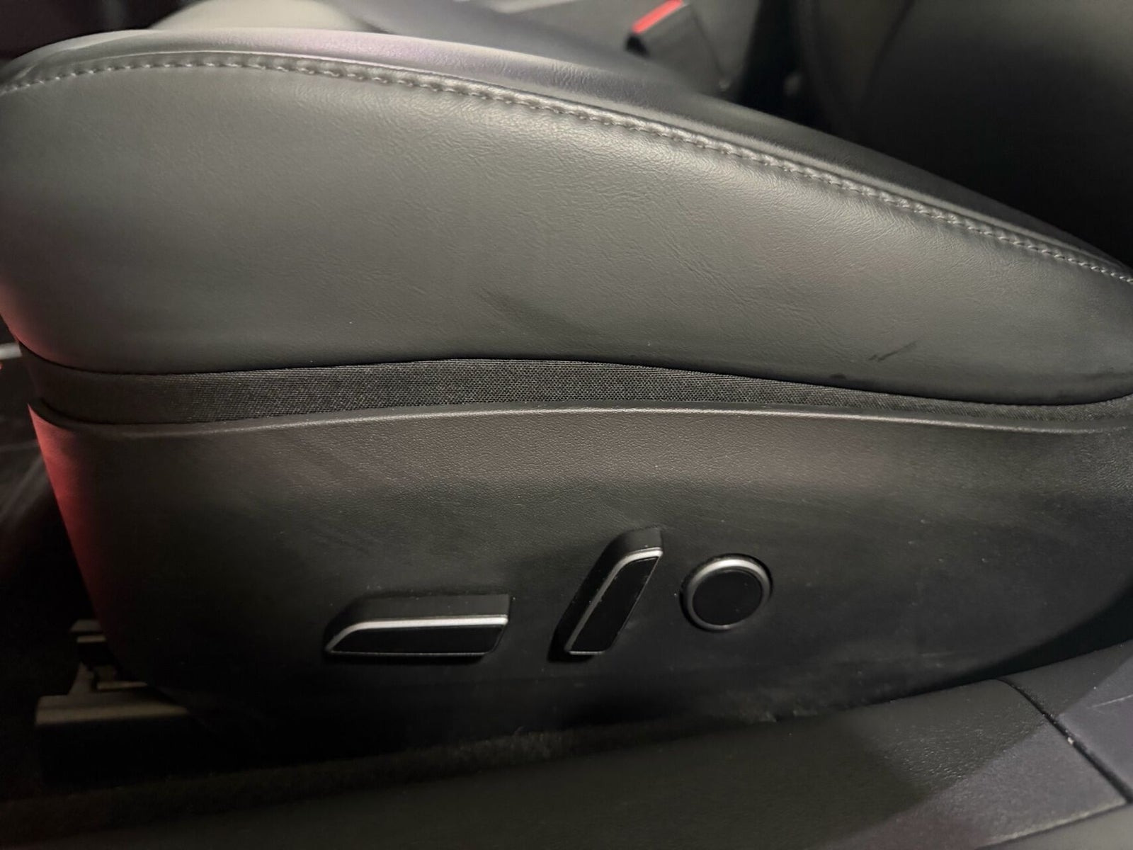 Hvid Tesla Model 3 fra 2022