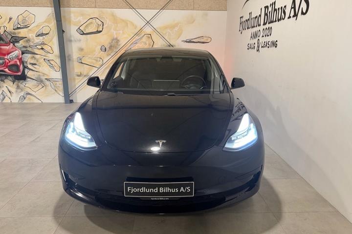 Sort Tesla Model 3 fra 2020