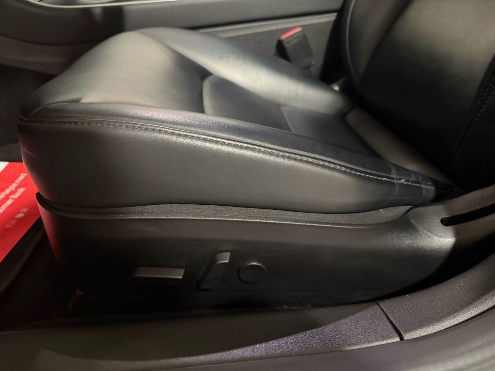 Sort Tesla Model 3 fra 2020