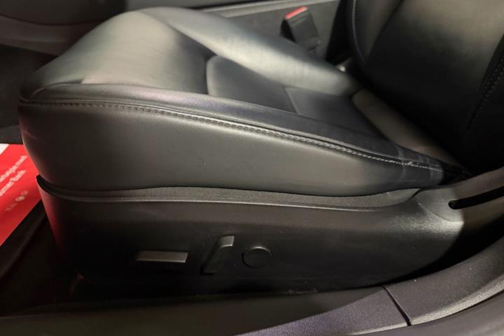 Sort Tesla Model 3 fra 2020