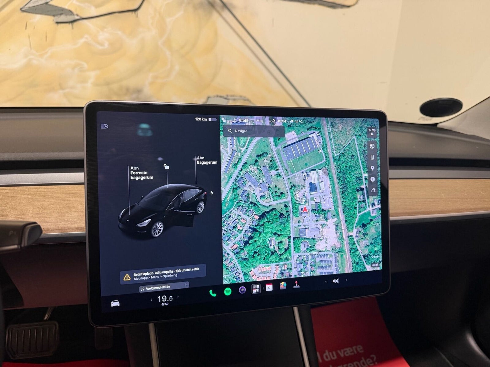 Sort Tesla Model 3 fra 2020