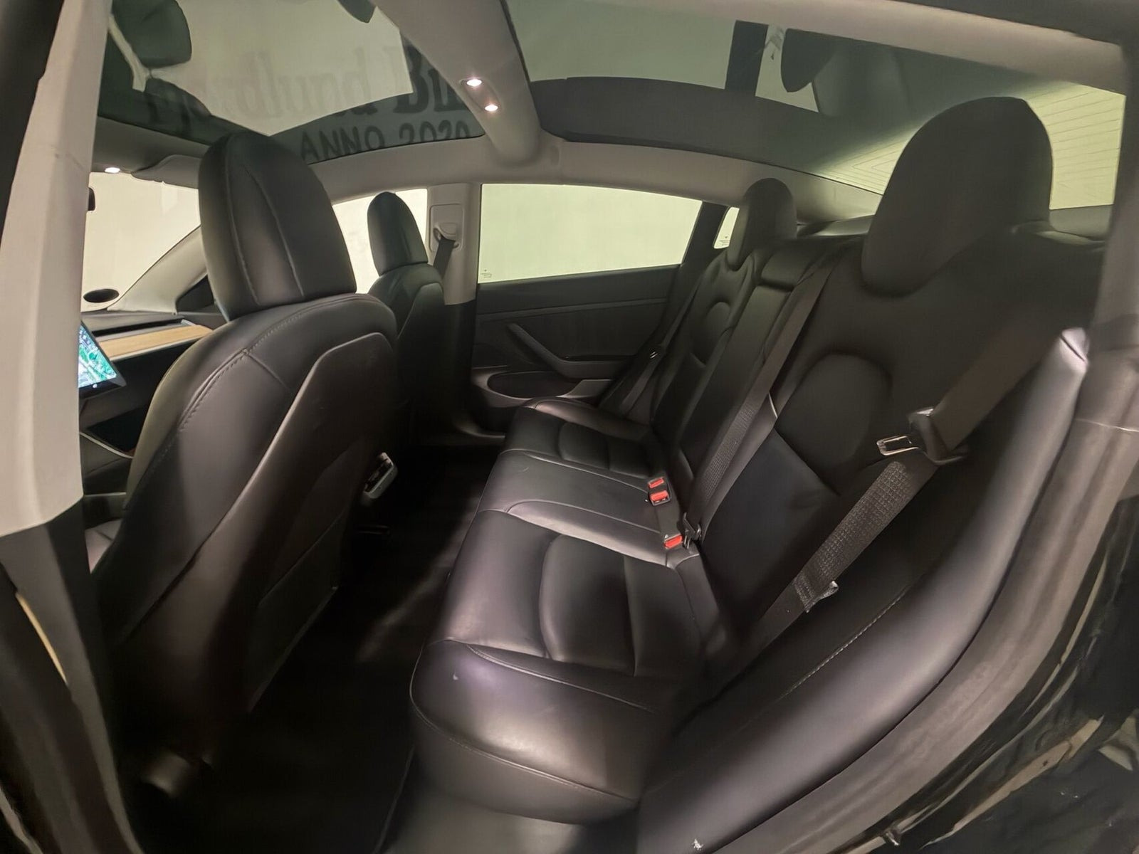 Sort Tesla Model 3 fra 2020