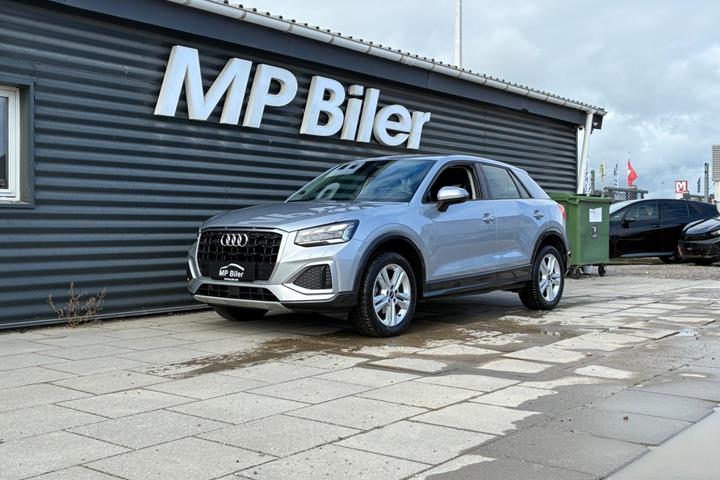 Sølv Audi Q2 fra 2021