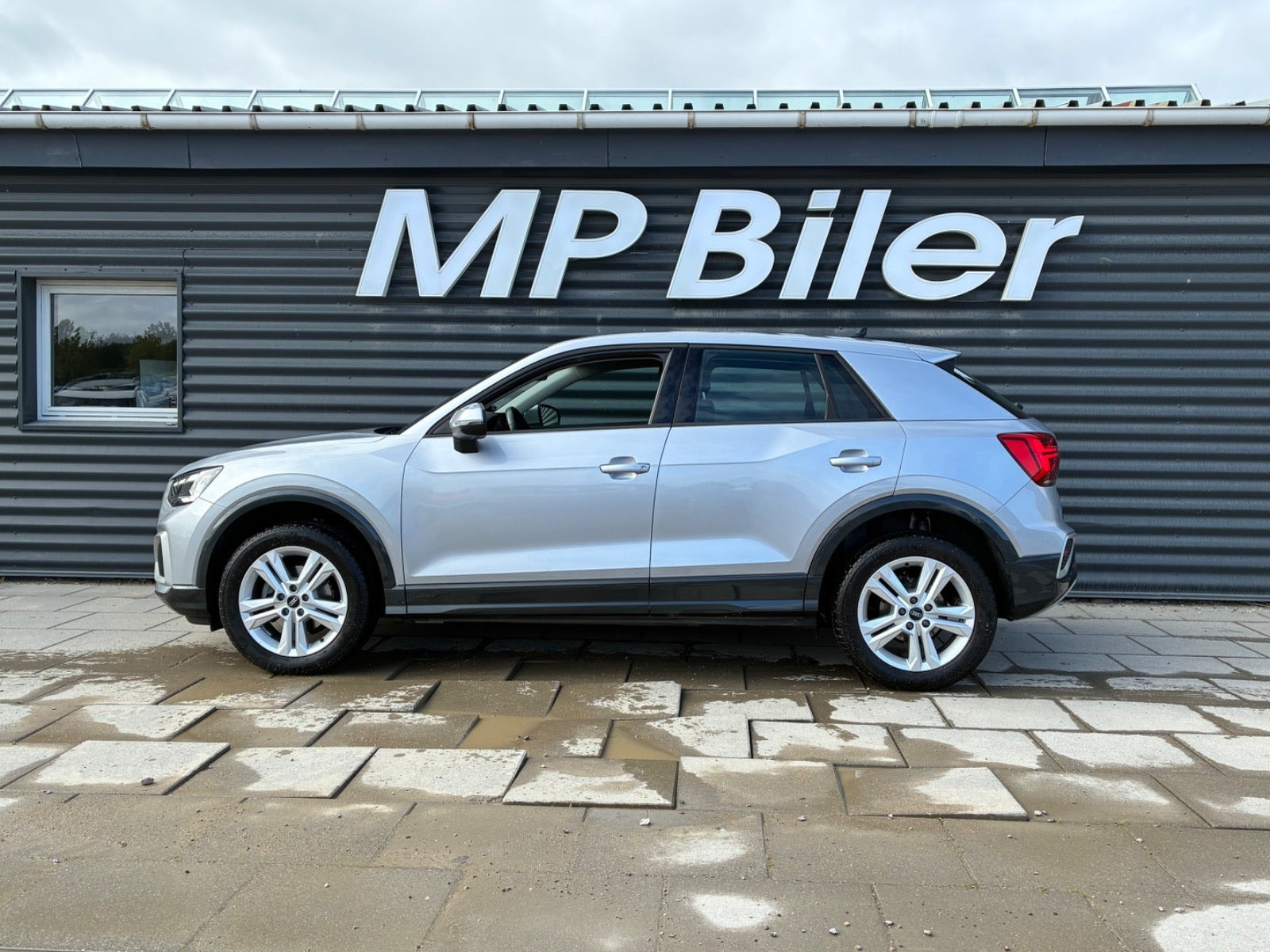 Sølv Audi Q2 fra 2021