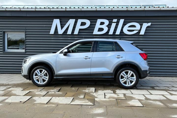 Sølv Audi Q2 fra 2021