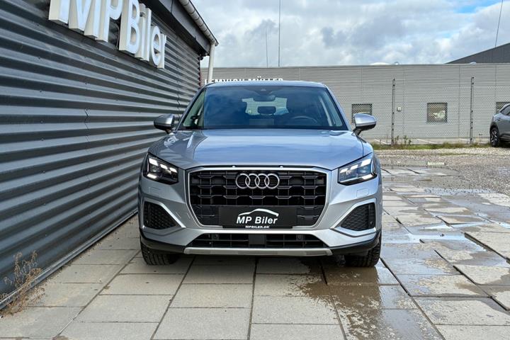Sølv Audi Q2 fra 2021