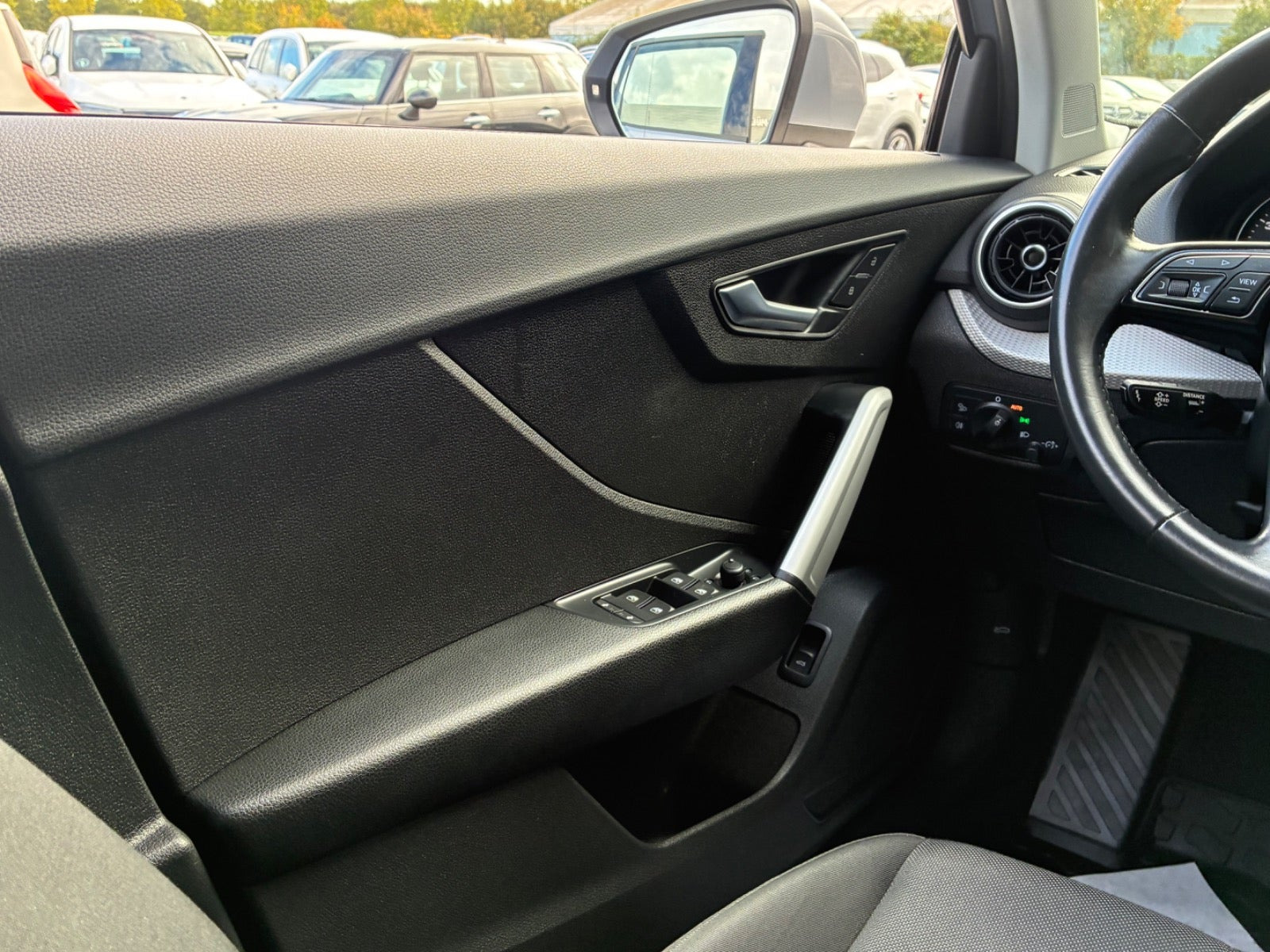 Sølv Audi Q2 fra 2021