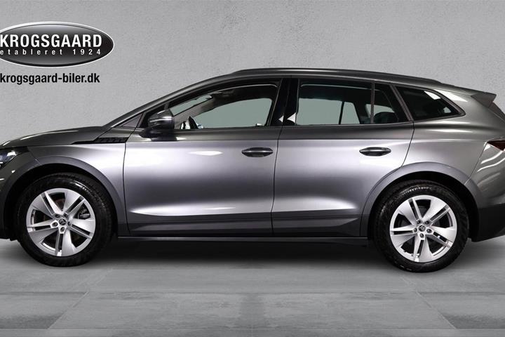 Grå Skoda Enyaq fra 2023