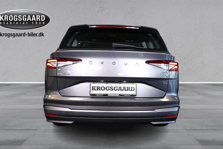 Grå Skoda Enyaq fra 2023