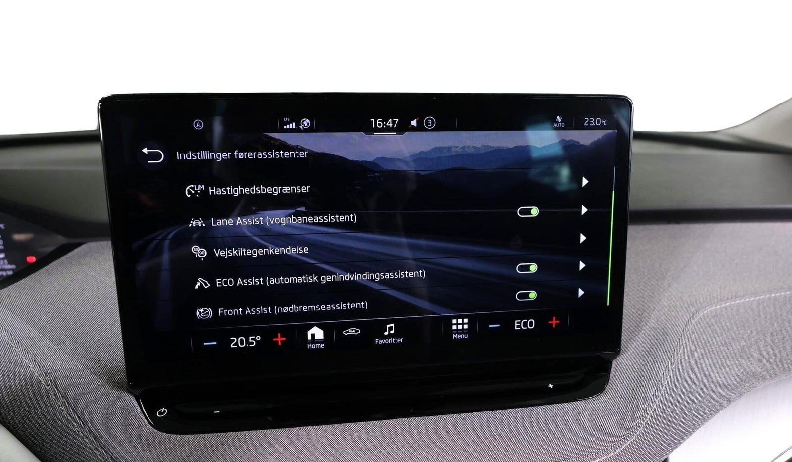 Grå Skoda Enyaq fra 2023