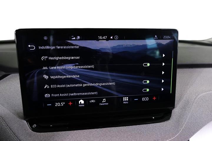 Grå Skoda Enyaq fra 2023