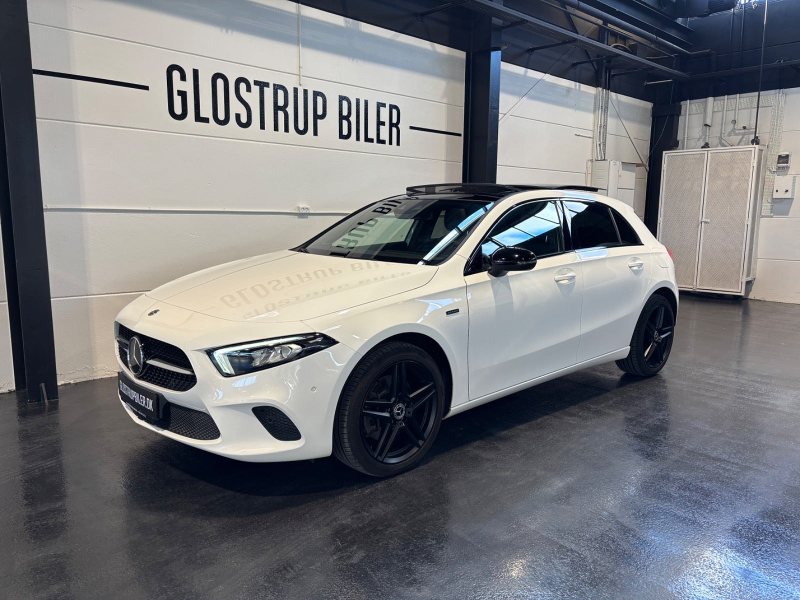 Hvid Mercedes A250 e fra 2020