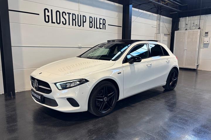 Hvid Mercedes A250 e fra 2020